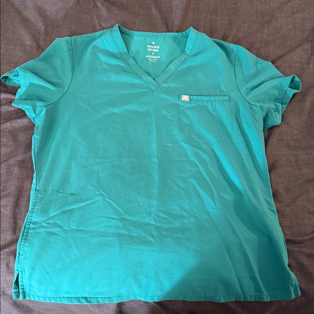 Women's Medium Teal V-Neck Scrub Top